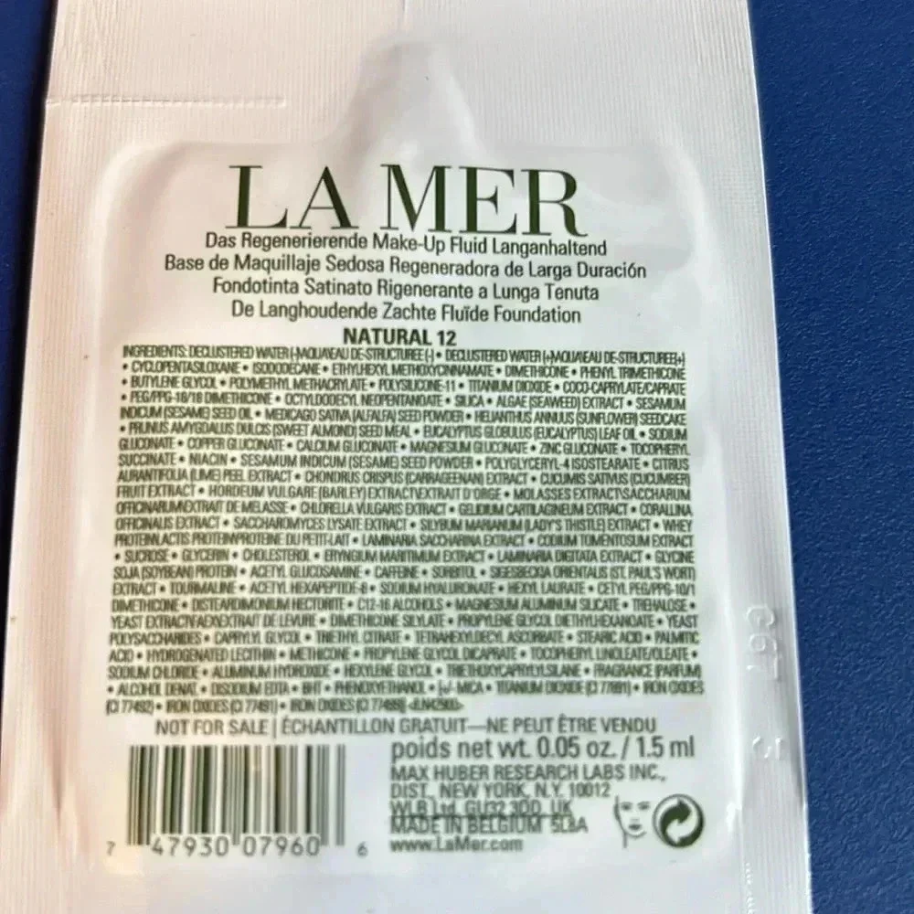 Makeup samples New‎ foundation samples
